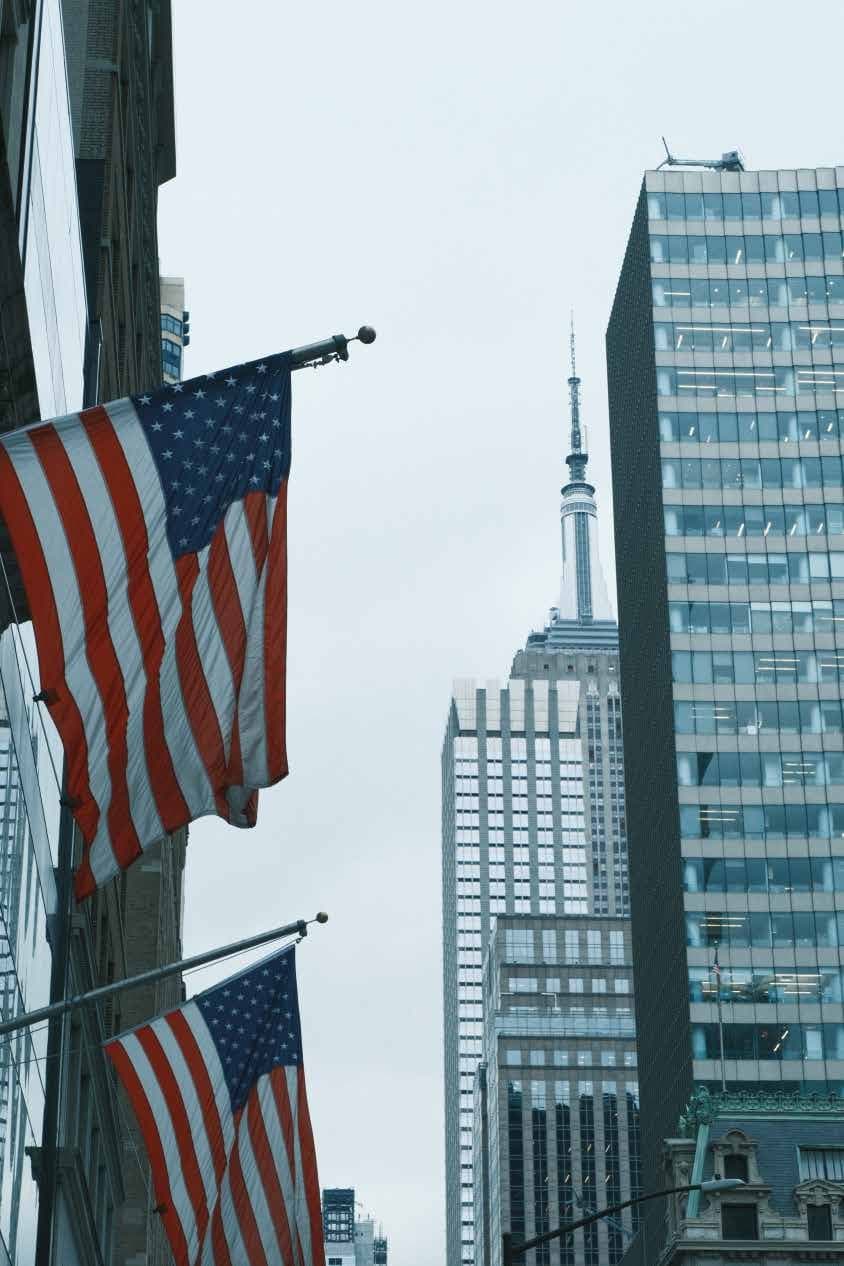 Bandera de Estados Unidos e inversión en dólares