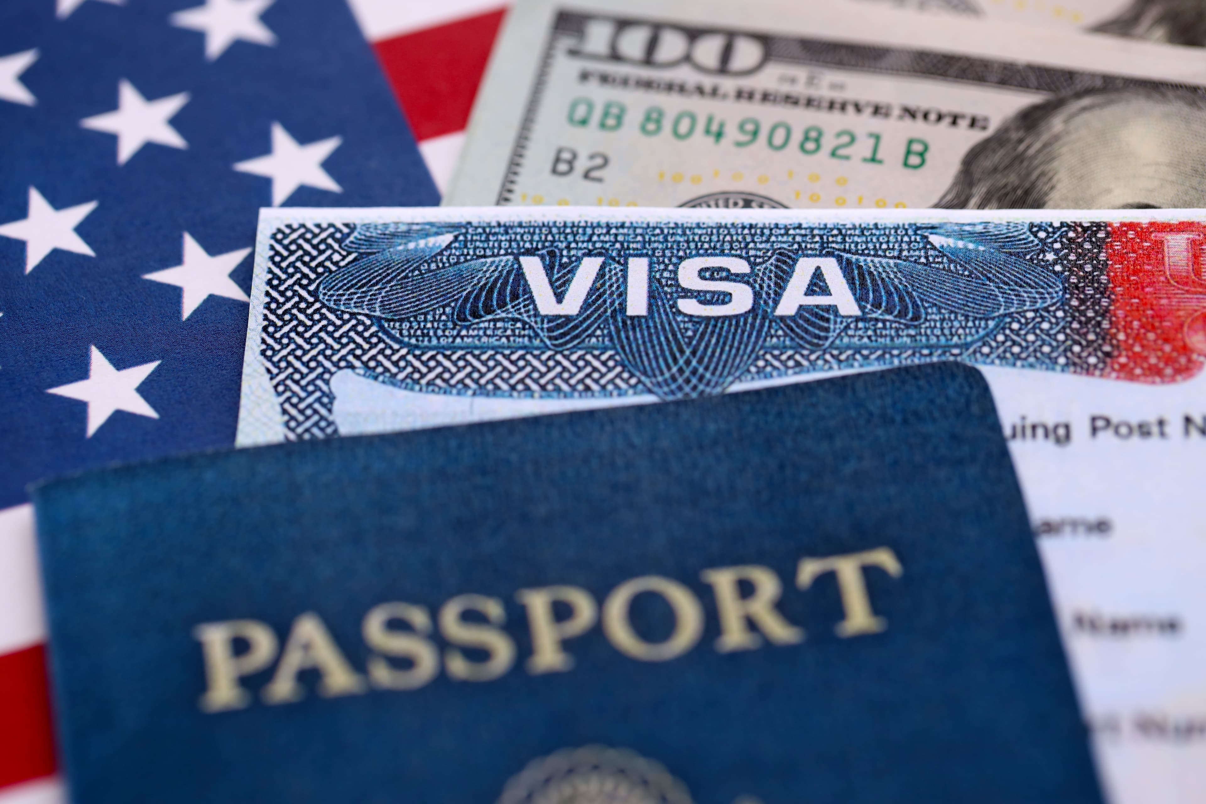 Bandera de Estados Unidos e inversión en dólares